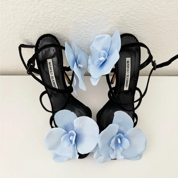 Reworked Manolo Blahnik orchid heels - Picture 2 of 6